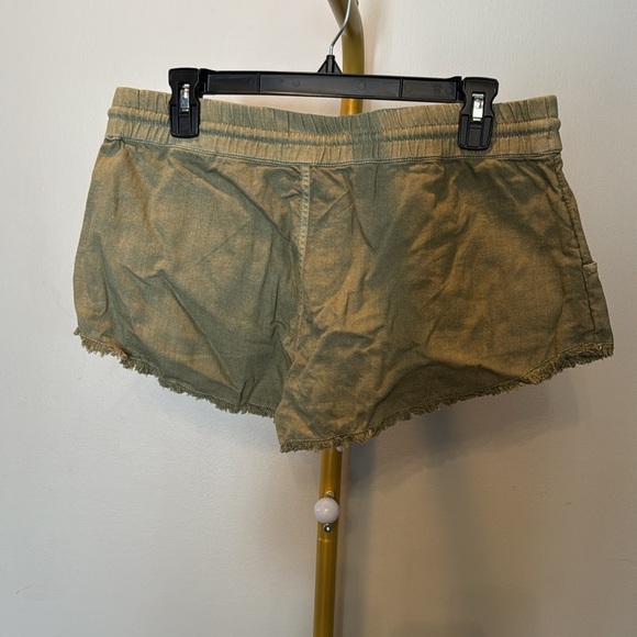 Roxy scenic route drab green shorts NWT L - Picture 4 of 10